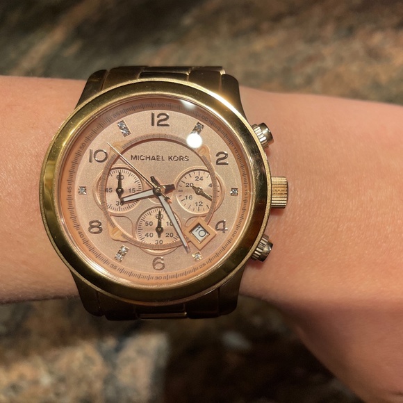 Michael Kors Runway Limited Edition Rose Gold Watch - Picture 2 of 4